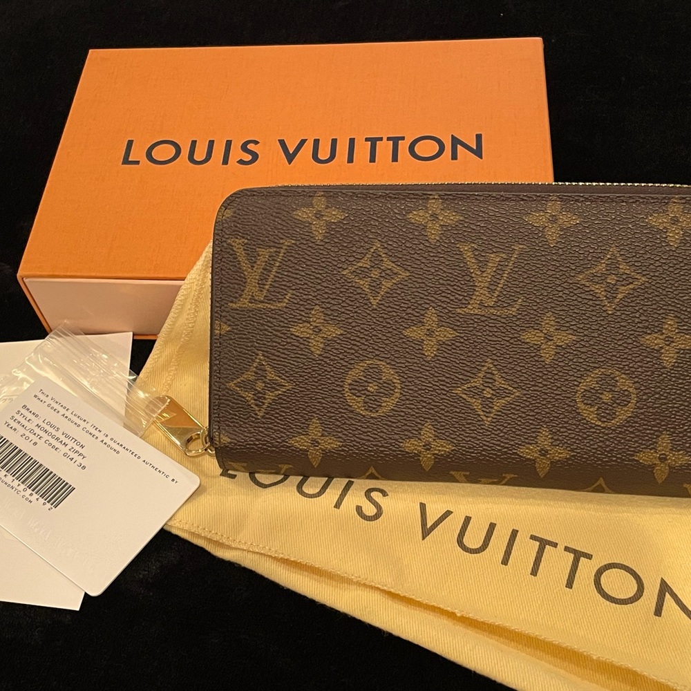 Louis Vuitton Zippy Wallet